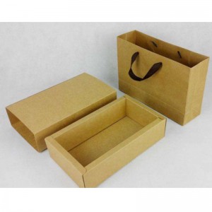 kraft kártya papírdobozok és táskák csomagolása