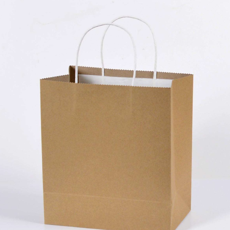 barna nátronpapír bevásárló táskák papír zsinórral