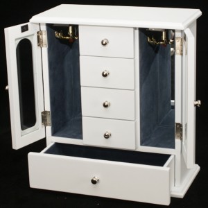 Hagyományos fa ékszerdoboz