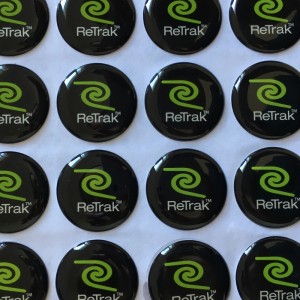 poliuretán gyanta domború matricák --- 3M erős ragasztó, vízálló, UV és sárgás ellenállás, digitális vagy selyemnyomtatás