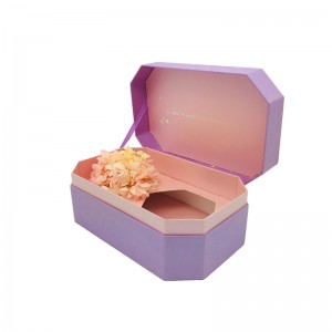 Egyéni ékszerek díszdobozban