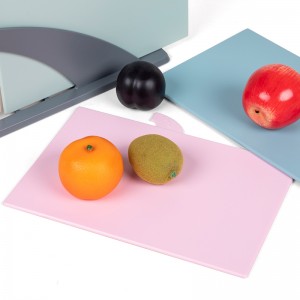 30 * 22,5 * 0,5 cm-es műanyag zöldség vágódeszka, 4 darabos készlet tartóval