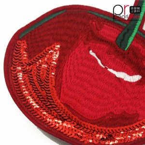 cseresznye hímzés flitterrel