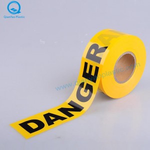 Sárga VIGYÁZAT A DOT ENTER gombbal, sárga VESZÉLY szalag