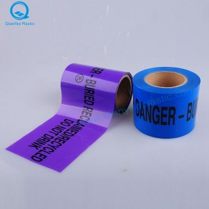 VESZÉLY / VIGYÁZAT A figyelmeztető szalag alatt eltemetve; Kábel / szálas takaró figyelmeztető szalag