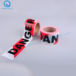 VESZÉLY / VESZÉLY NE lépjen be a piros / fehér akadályszalagon; Piros / Fehér szalag szalaggal