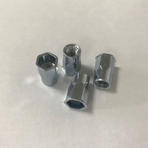 szegecs anyával hat