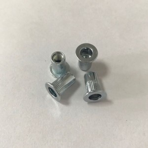 szegecs anyával, lapos fejjel