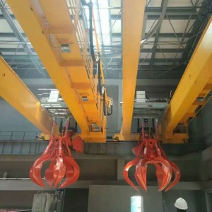 Dupla tartó felső daru megragadóval