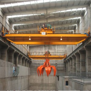 Dupla tartó felső daru megragadóval