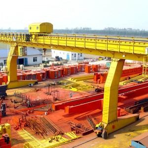 L alakú lábak egycsöves gerendadaruk csörlővel