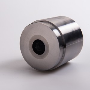 acél tokbetét keményfém hideg irányú szerszám lépcsős csavarhoz