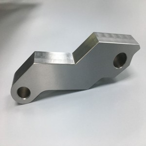 Fém alkatrészek huzalvágással