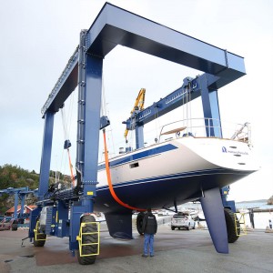 Csónak- és jachtkezelő daru