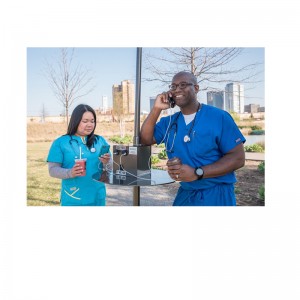 Divattervező közösségek parkjai Solar szabadtéri mobiltelefon töltőállomásra