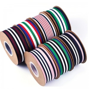 4 # egyedi 40 mm-es hőátadási nyomtatás háromszínű grosgrain csíkos szalaggal a ruházathoz