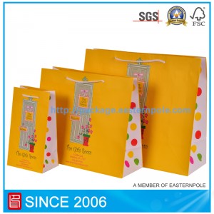 Szép ajándék papírzacskó