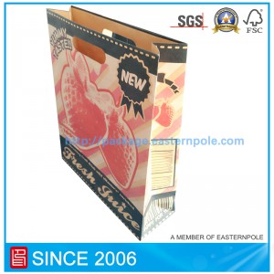 Barna újrahasznosított anyag papírzacskó, vágott fogantyúval