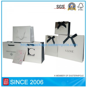 Elegáns ajándék papírzacskó egyedi tervezéssel