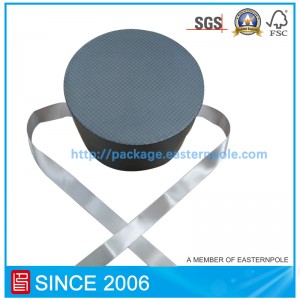 Luxus kerek csokoládé doboz szalag zárva