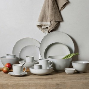 Nagykereskedő egyedi gyomlálás luxus 50 darab arany matrica kínai stílusú finom csont porcelán kerámia edénykészlet