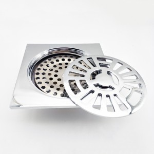 A négyzet alakú padlócsapda üríti a hulladékot