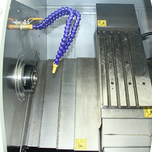 Kína típusú ferde ágygép CNC eszterga