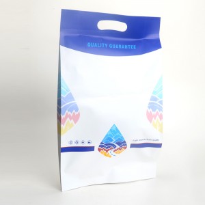 kedvtelésből tartott állatok eledelének zsákja alumínium fólia műanyag lapos fenekű táskák függő lyukakkal vágott fogantyúval