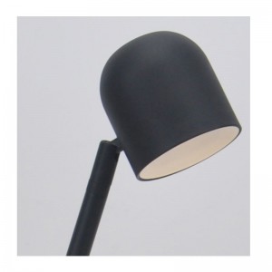 LED asztali lámpa beállító funkcióval