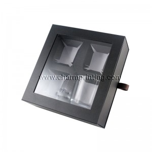 Egyedi fehér színű téglalap díszdobozban műanyag ablakkal