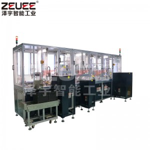 Ablak- és ajtótartozék alkatrészek automatikus összeszerelési berendezése