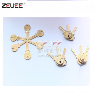 Ablak és ajtó kulcsok automatikus összeszerelési berendezése