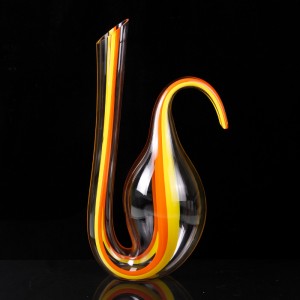 A Sanzo új termékek kézzel fújt ólommentes kristályvörös boroskancsó kör alakú üvegdekanátor ajándékba