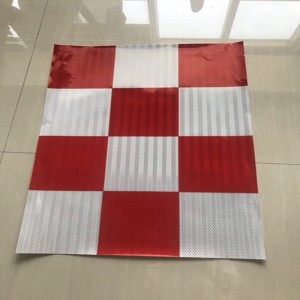 fényvisszaverő biztonsági szalag a lépcsőn