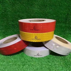 fényvisszaverő szalag a teherautó biztonságához