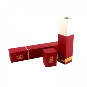 Négyzet alakú díszdobozban speciális, egyedi ritka szuvenír