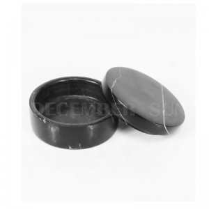 Fekete márvány sós pince