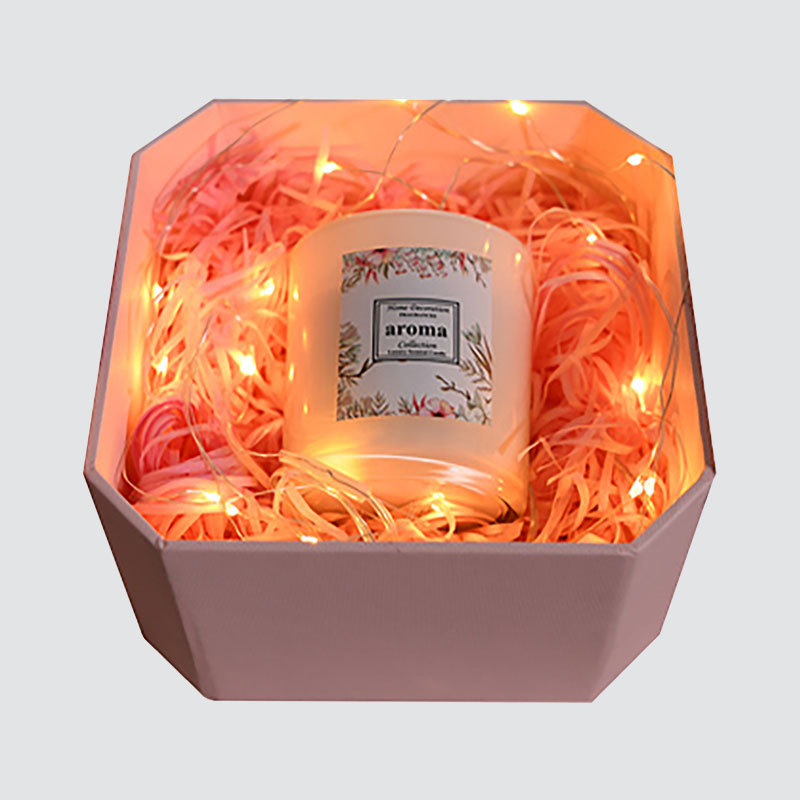 Rózsaszín, édes Bowknot díszdobozban alakú szárnyas gyertya kupa csokoládé gyönyörű díszdobozban