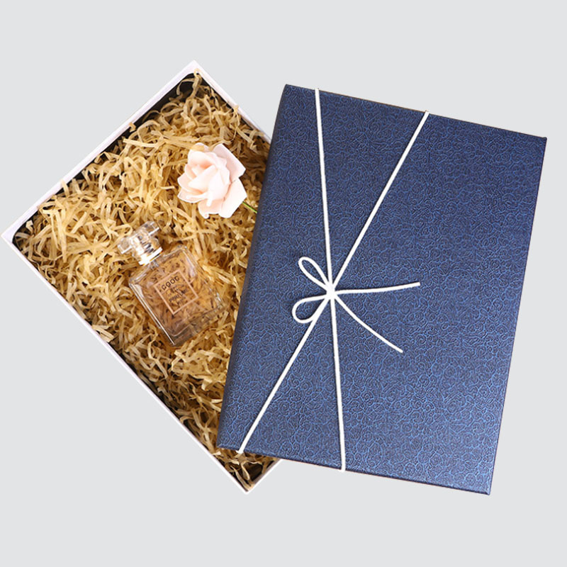 Egyszerű stílusú ruházat Box Méret Cap Dekoratív Bow Tie Díszdobozban