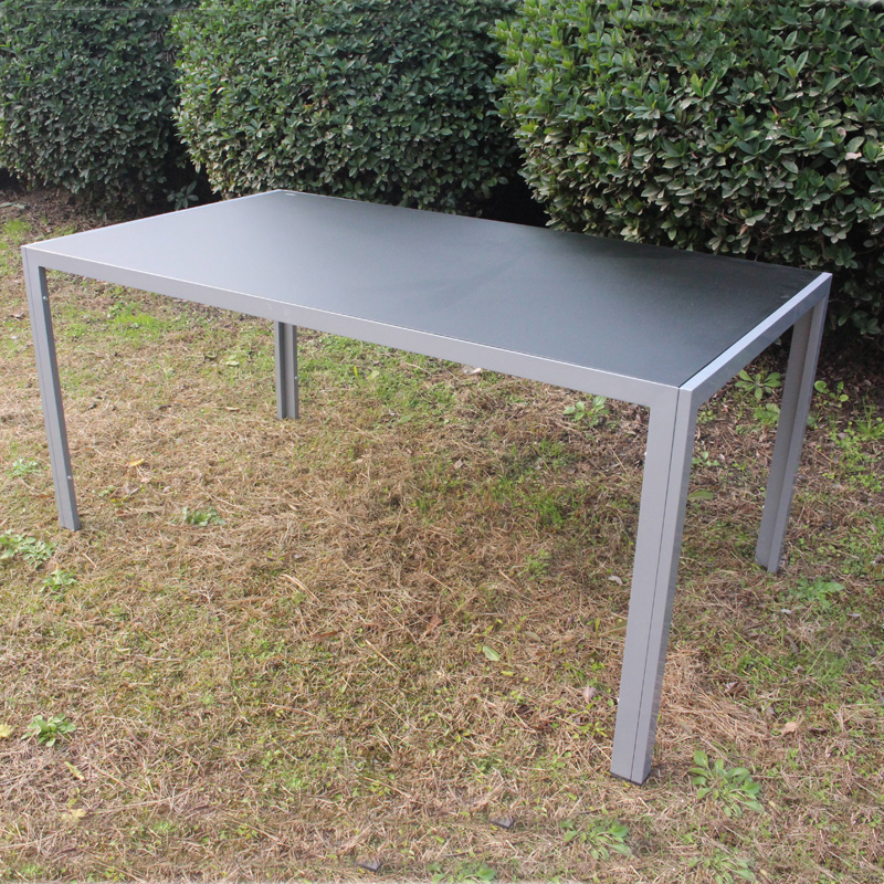 Alum téglalap alakú asztal