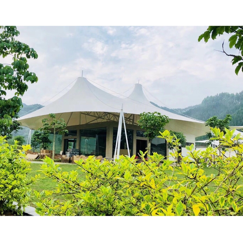 Forró eladó előre gyártott házak PVDF / PTFE szövet anyagból Tábor sátor üvegfalú szálloda Glamping sátrak a Jungle Resort számára