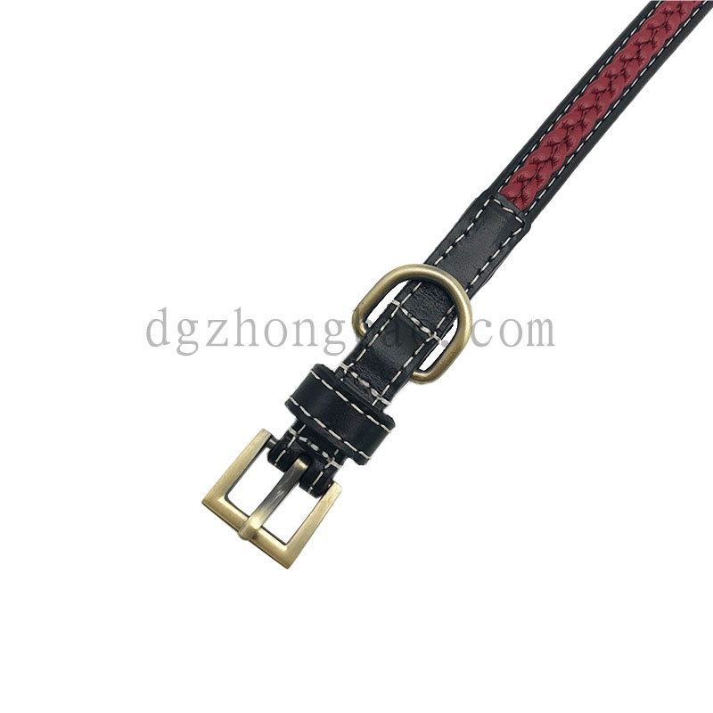 Fekete bőrből és fonott állatgallér kutyákhoz