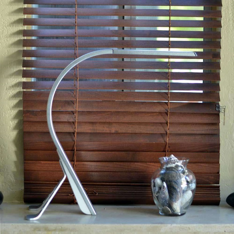 525 Érintsd meg a halvány Clip-ot az asztali lámpán, Ezüst LED Desk Lamp Fém Swing Arm LED Reading Light