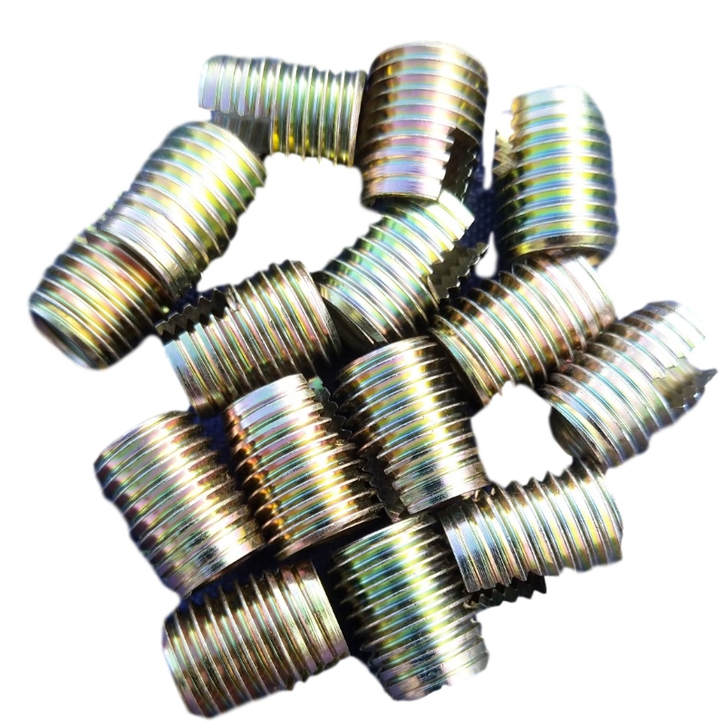 302 000 020.500 önmetsző menetbetét vágó nyílással