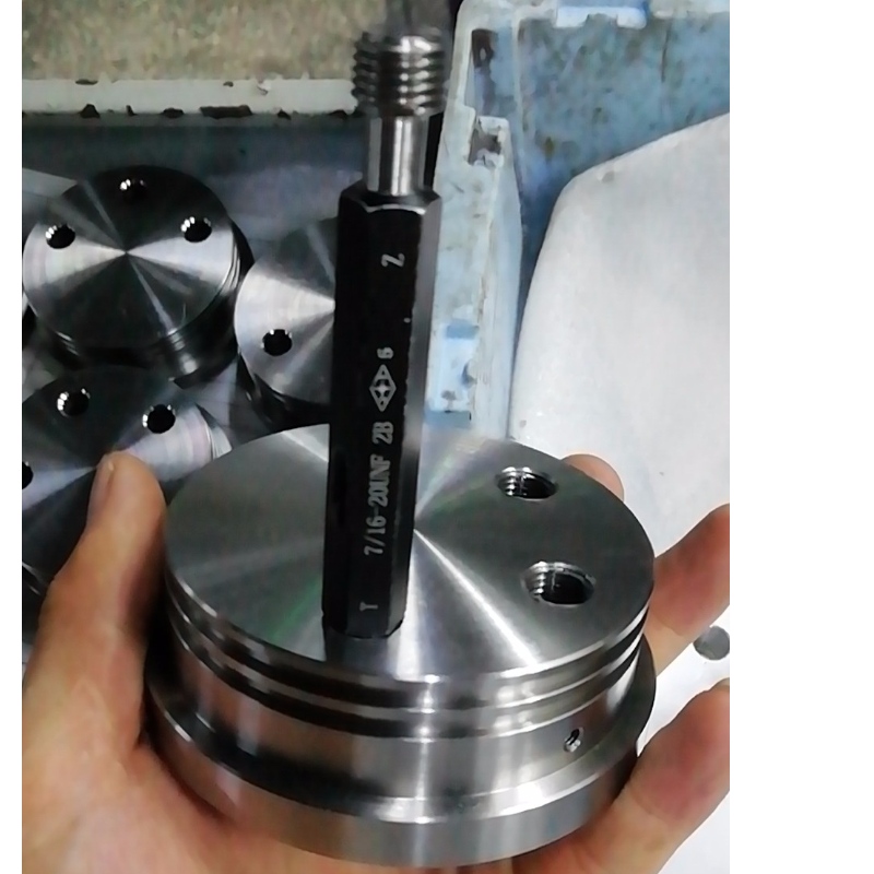 Nagy pontosságú CNC Gépalkatrészek: Material Ti-6Lv-4V / TC4/Thread M12