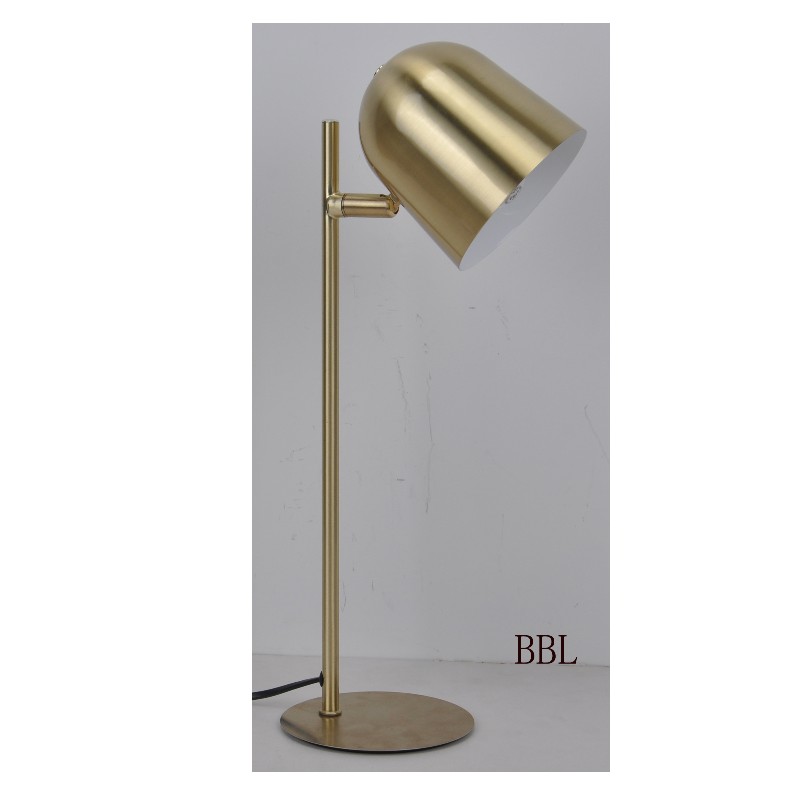 Asztali lámpa forgatható fém árnyalattal