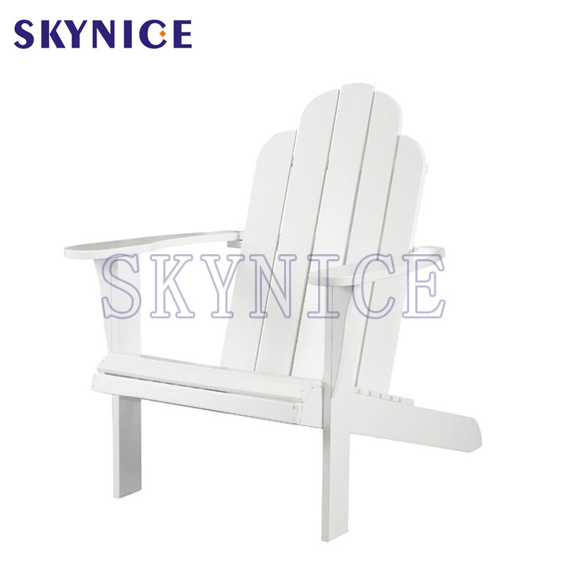 Fa Adirondack szék a Patio Yard fedélzetére