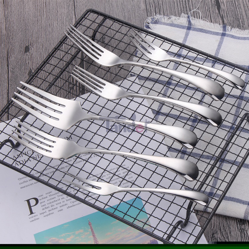 Fordított design Stainless Steel Konyha Étterem Party Tableware Cutlery 24PCS készlet