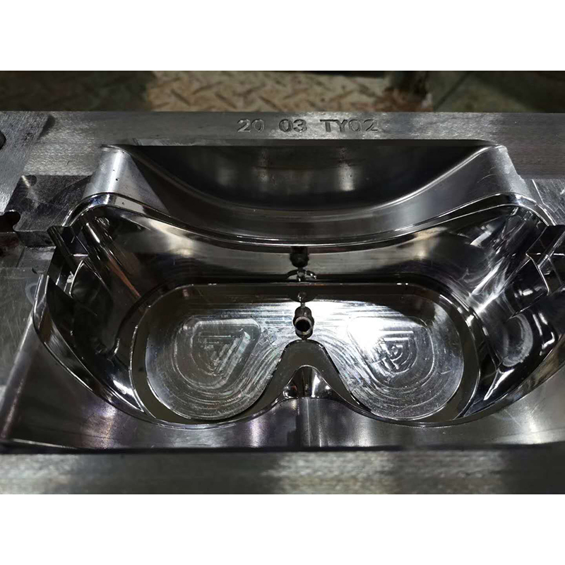 Védőszemüveg penész