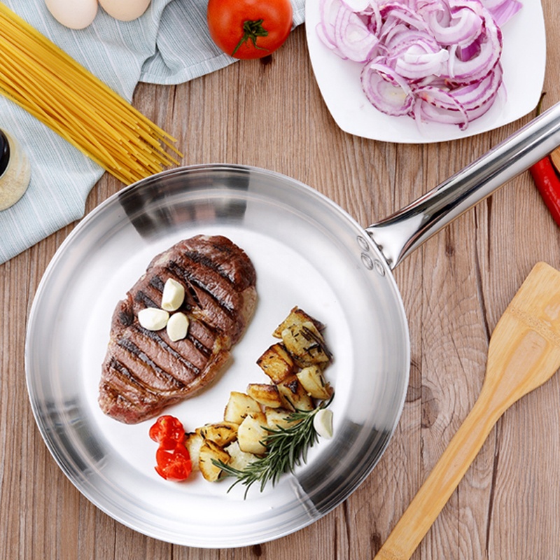 rozsdamentes acél serpenyő hosszú nyéllel